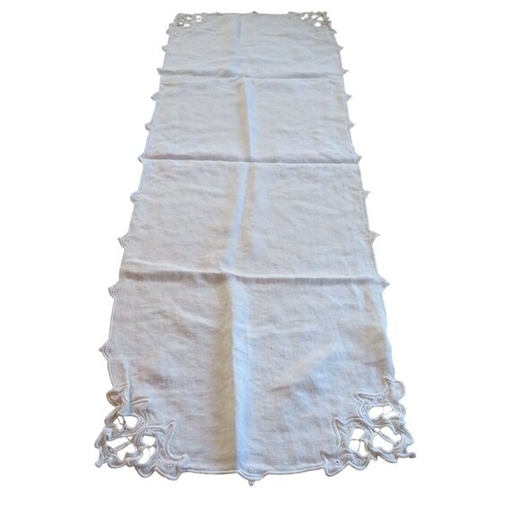 White Battenburg Lace Embroidered Linen Table Runner Intricate Design 15"x40" - Picture 3 of 4